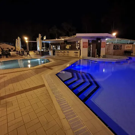 Bella Mit Balkon Und Terrasse In * Nečujam