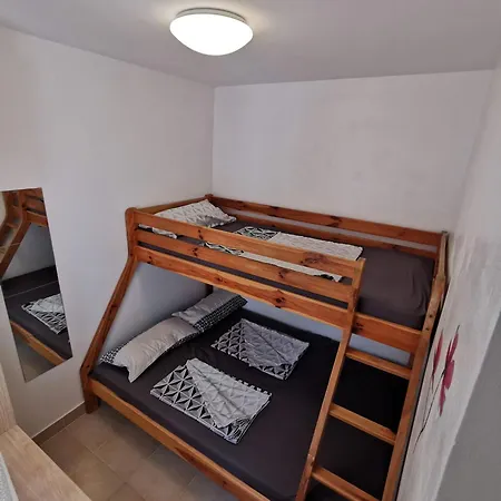 Bella Mit Balkon Und Terrasse In דירה