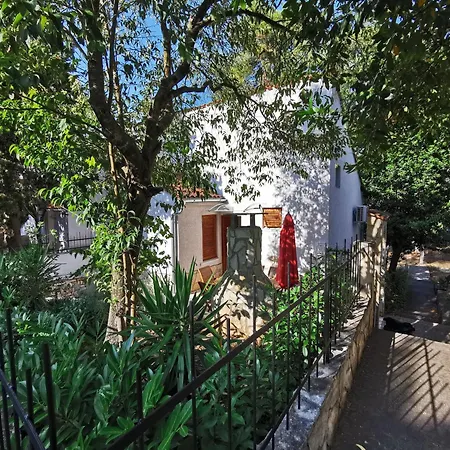 Bella Mit Balkon Und Terrasse In דירה *