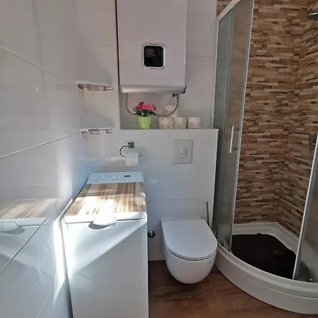 Bella Mit Balkon Und Terrasse In * Necujam